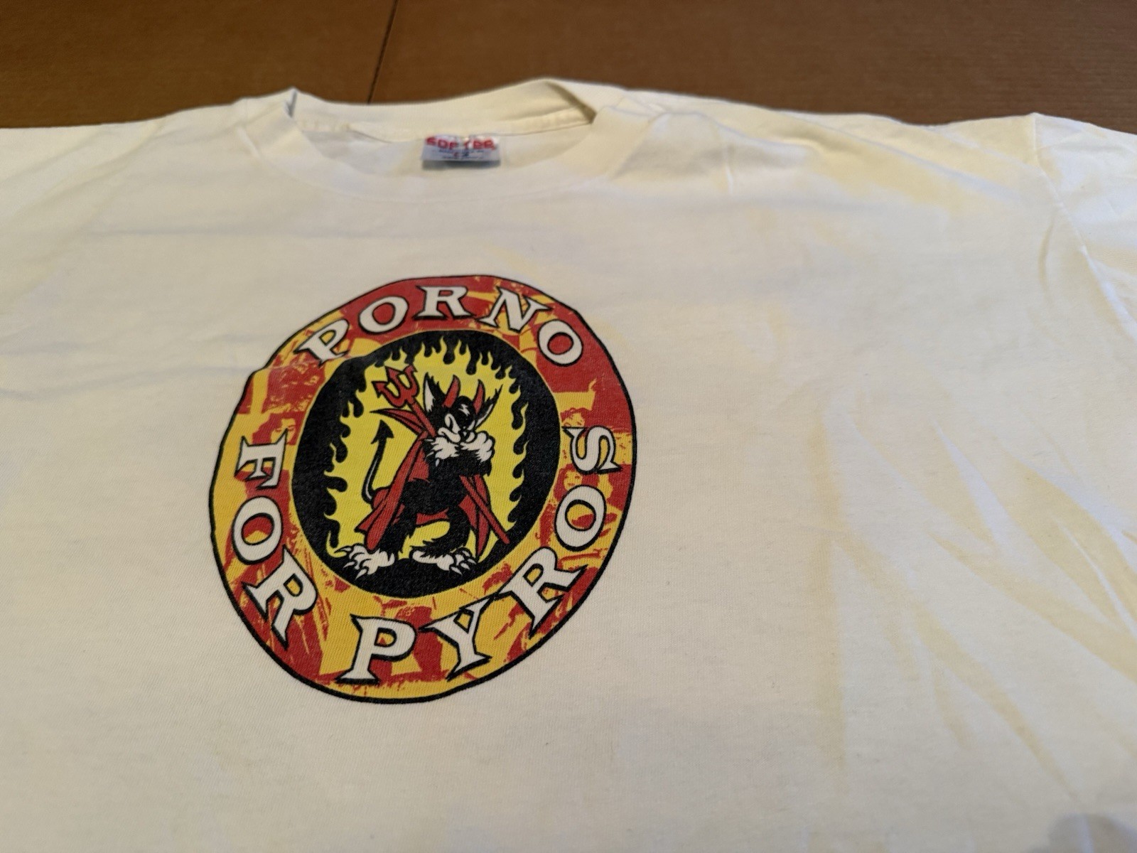 Porno For Pyros — 90s Alt Rock vintage concert t-shirt